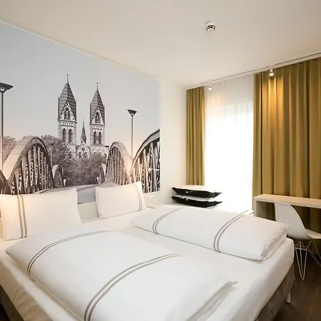 Premier Inn Freiburg City Nord-2