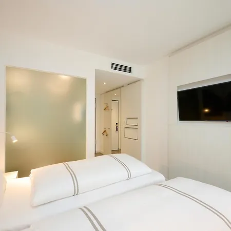 Premier Inn Freiburg City Nord-3