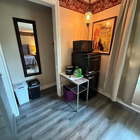 Sherwood Court Cottages & Guest Rooms-2