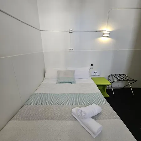 Central And Basic Universitat For Young Hostel-2