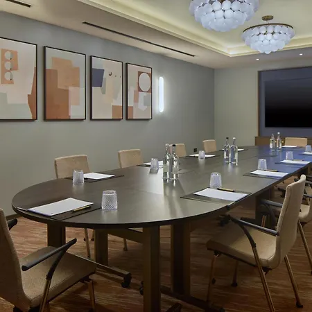 Doubletree By Hilton London - West End-2