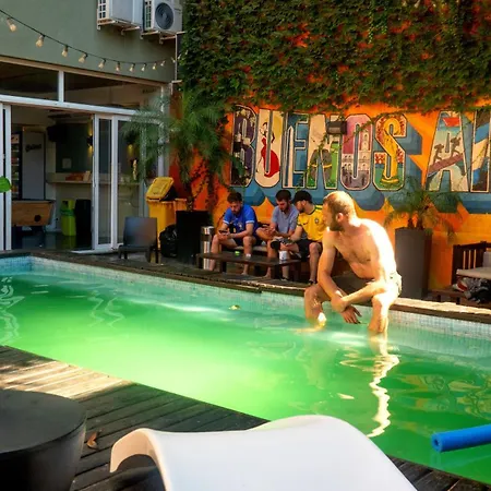 Circus Hostel-2