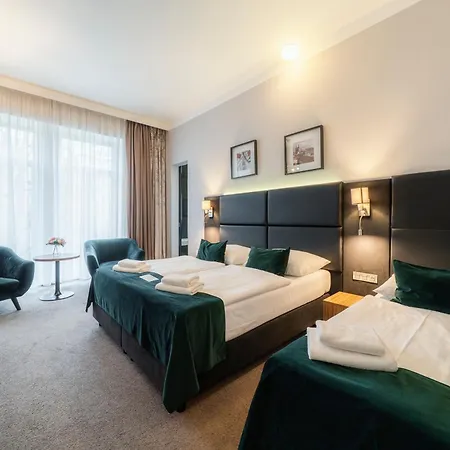 Hotel Noir-3
