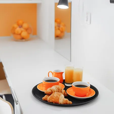 Orange Hotel-3