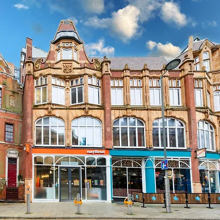 Easyhotel Birmingham-3