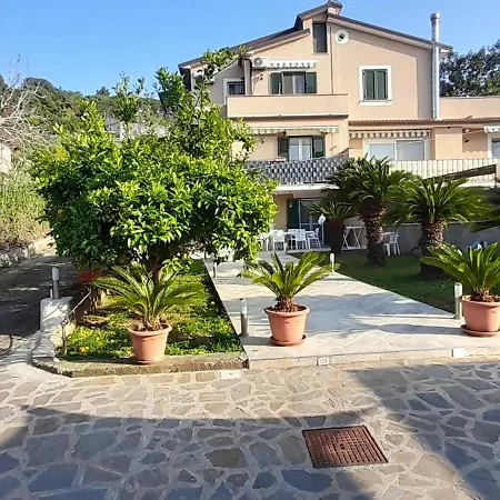 Villa Carol-2
