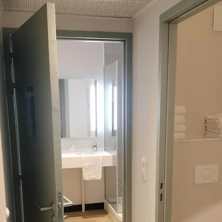 B&B Hotel Troyes Magasins D'Usine-3