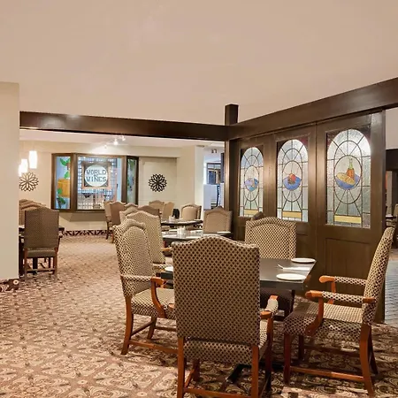 Ramada By Wyndham Pinewood Park Resort North Bay-3