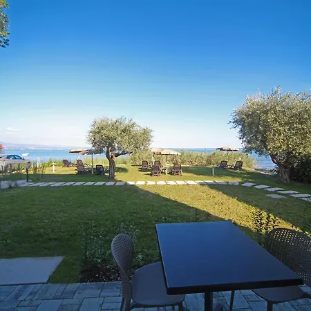 Smeraldo dip Villa Canneto-3