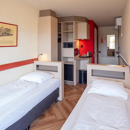 A-Train Hotel-2