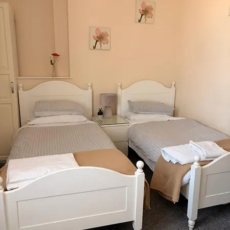 The Avenue Guesthouse-3