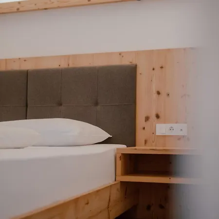 Hotel Fronza - Your Hike & Mountain Home-3