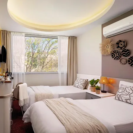 Is Hotel-2