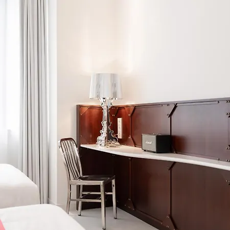 Ruby Ella Hotel Cologne By Ihg-2
