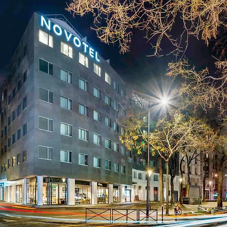 Novotel Paris 20 Belleville-3