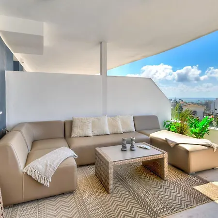 Stylish Apartment In Estepona With Pool-3