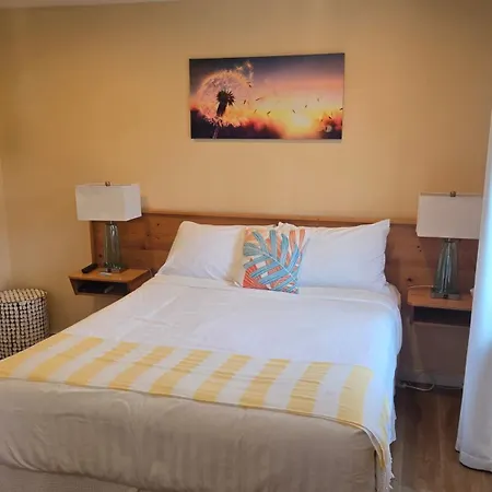 Sunny Cove Motel-2