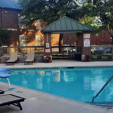 Clarion Pointe Addison - Dallas North-2