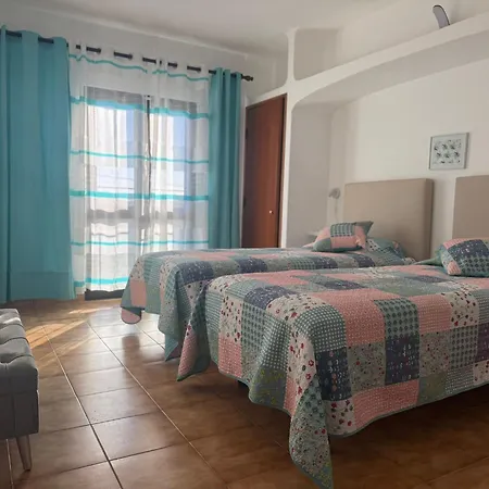 Vivenda Silvestre Family House-2