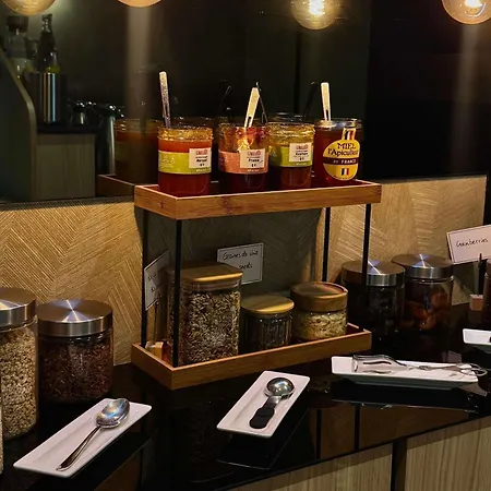 Mercure Paris Arc de Triomphe Wagram-2