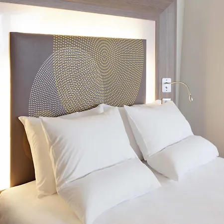 Novotel Chateau De Versailles-3