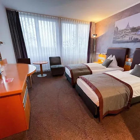Ramada By Wyndham Dresden-3