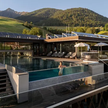 Terentnerhof 4*S Active & Lifestyle Hotel-3