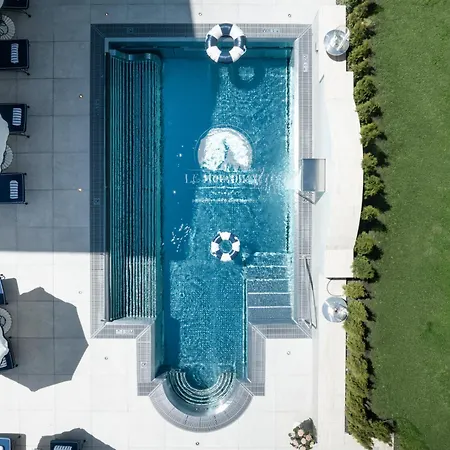Le Mirabeau Resort & Spa-3