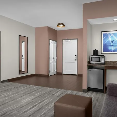 Hilton Garden Inn Greensboro Airport - Newly Renovated!-2