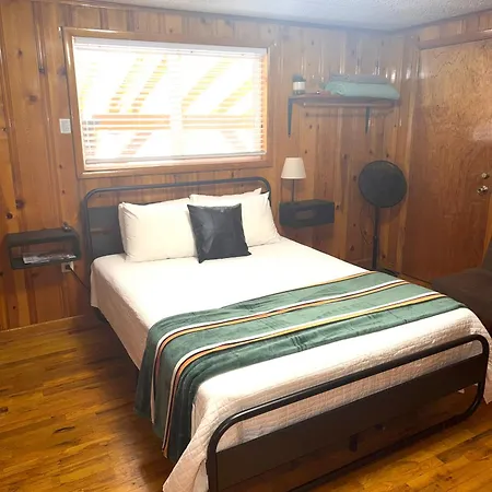 Bellamy'S Ski Haus-3