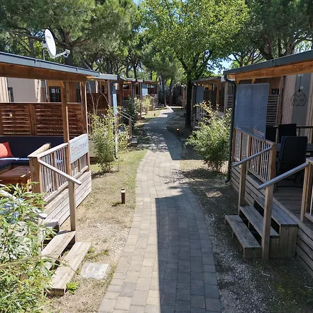 Estivo Premium Deluxe Mobile Homes On Camping Malibu Beach-3