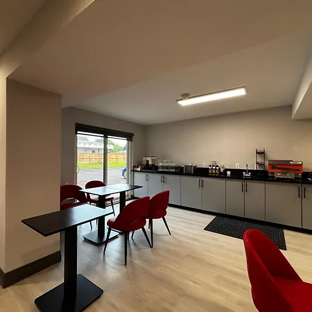 Ramada By Wyndham Kingston-2