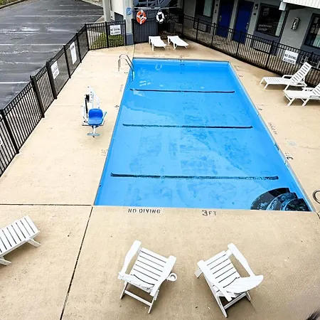 Rodeway Inn & Suites Plymouth Hwy 64-3