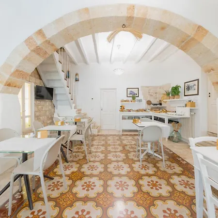 Antico Mondo Rooms & Suites-3