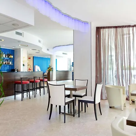 Mercure Rimini Lungomare-3