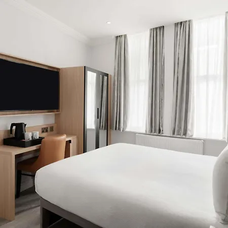 Spark By Hilton London Chiswick-2