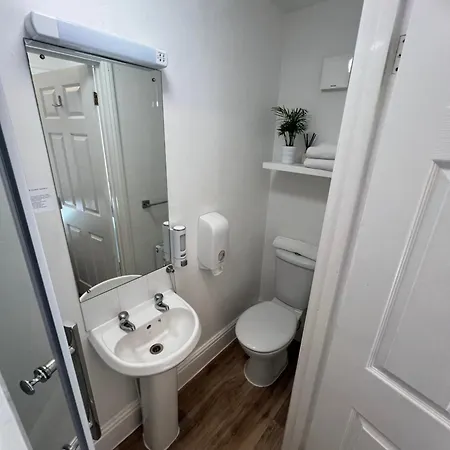 A & B Guest House Cambridge-2