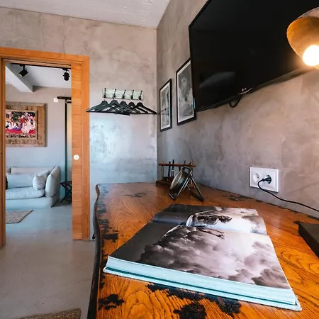 Surfers Lodge Peniche-2
