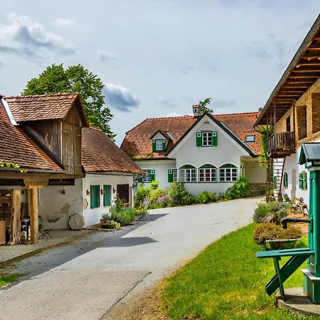 Hirschenhof-2
