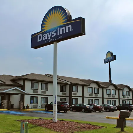 Days Inn By Wyndham West-Eau Claire-2