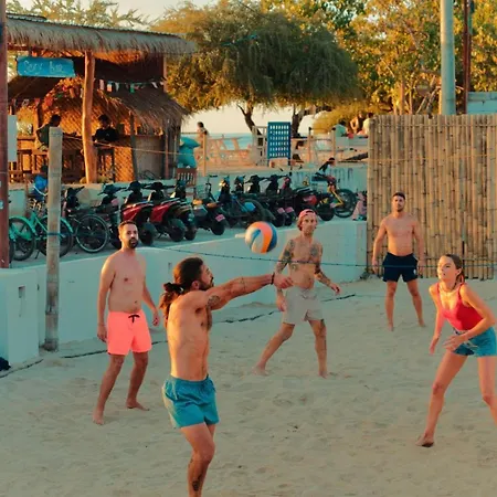 Mad Monkey Gili Trawangan-2
