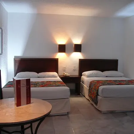 El Presidente Acapulco-2