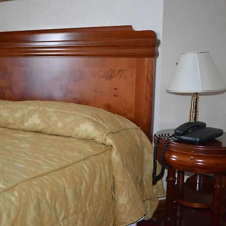 Hotel President-2