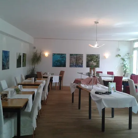 Hotel am Fluss-2