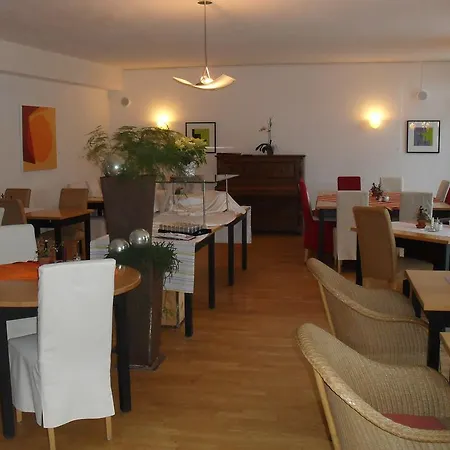Hotel am Fluss-3