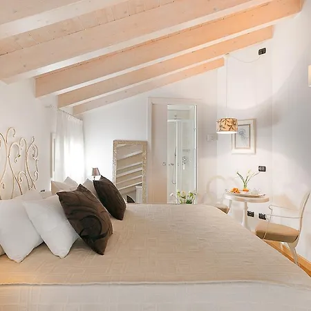 Boutique Room-3