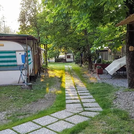 Camping Pilzone-3