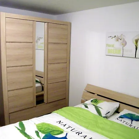Grand appartement dans villa avec parking quartier résidentiel-3