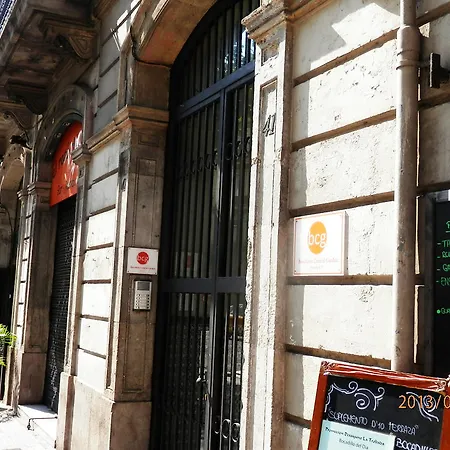 Barcelona Central Garden Hostal-3