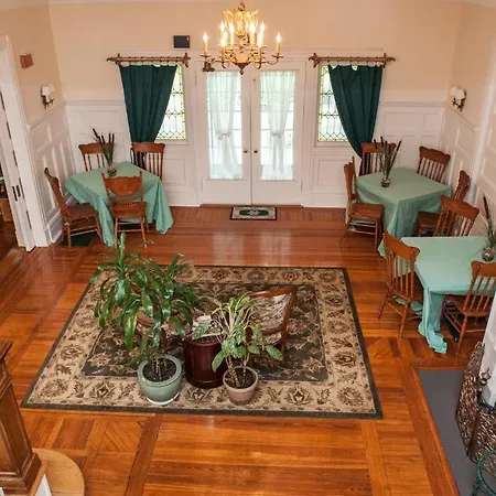 Cedars & Beeches Bed & Breakfast-2